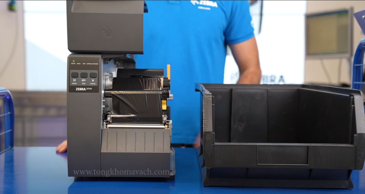 Máy in mã vạch Zebra ZT111 độ phân giải 300dpi